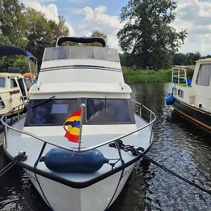 Boat & Breakfast Amsterdam