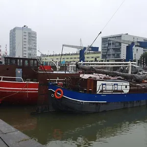 Boat-apartment Fokkelina Rotterdam