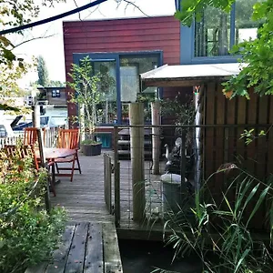 Houseboat Vliegenbos Amsterdam